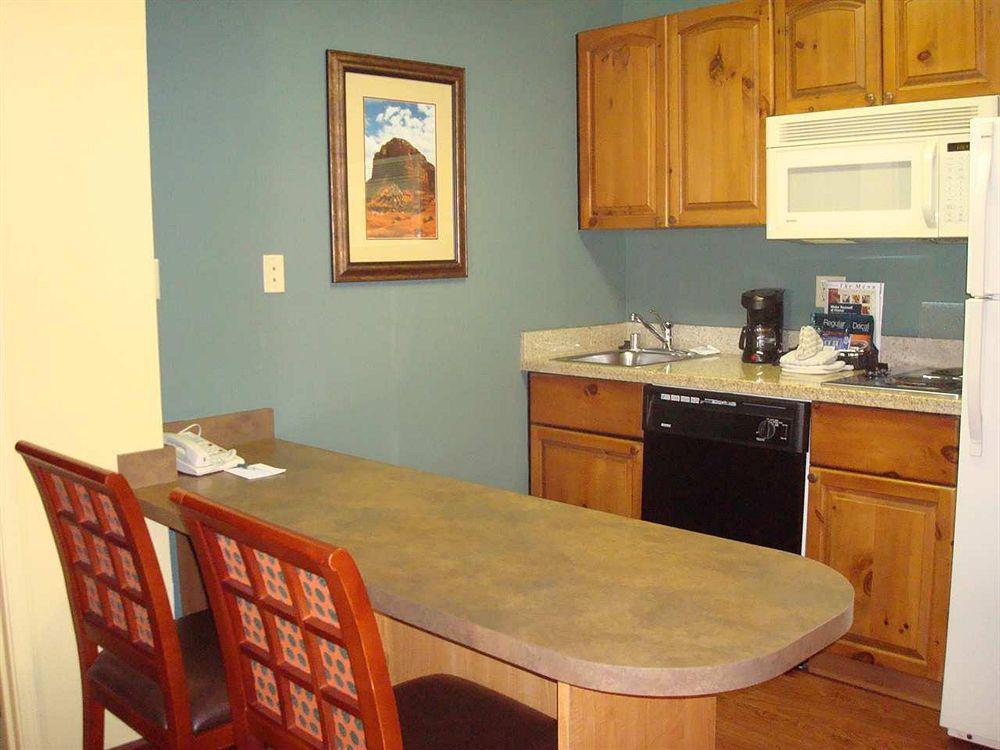 Mainstay Suites Phoenix North Стая снимка
