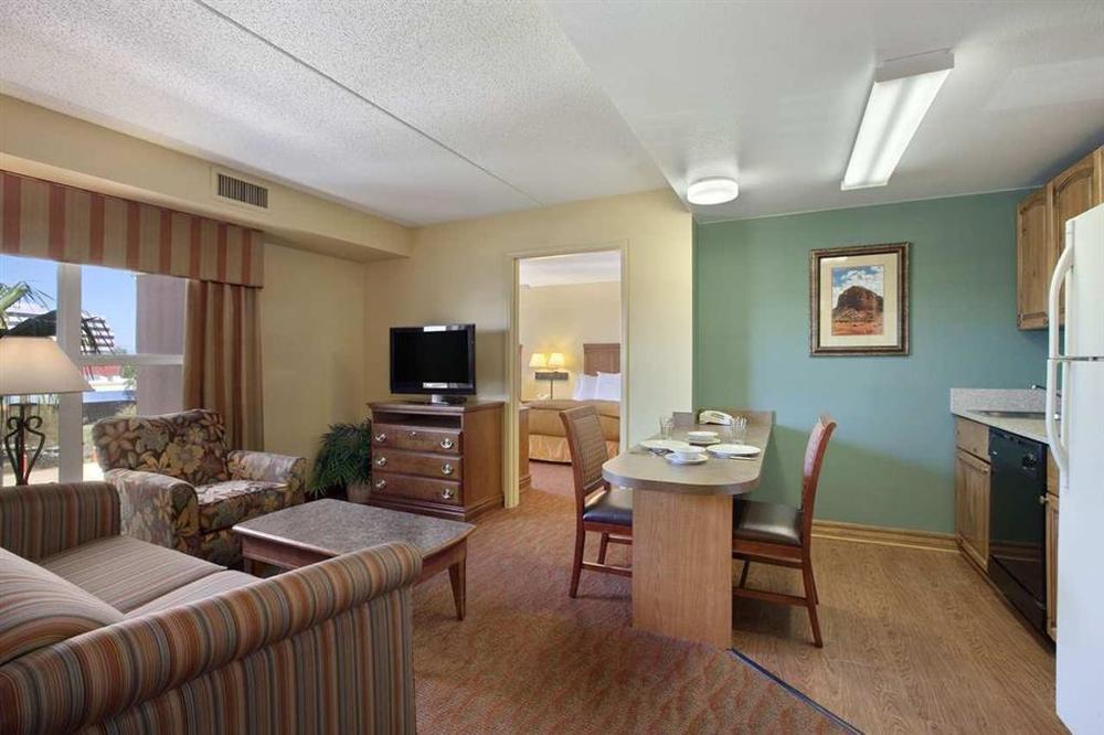 Mainstay Suites Phoenix North Стая снимка