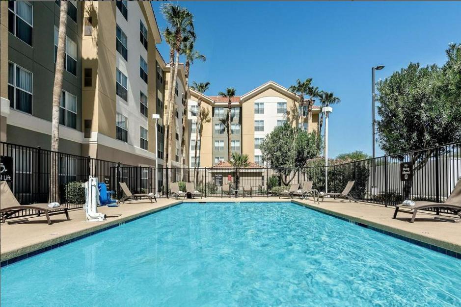 Mainstay Suites Phoenix North Екстериор снимка