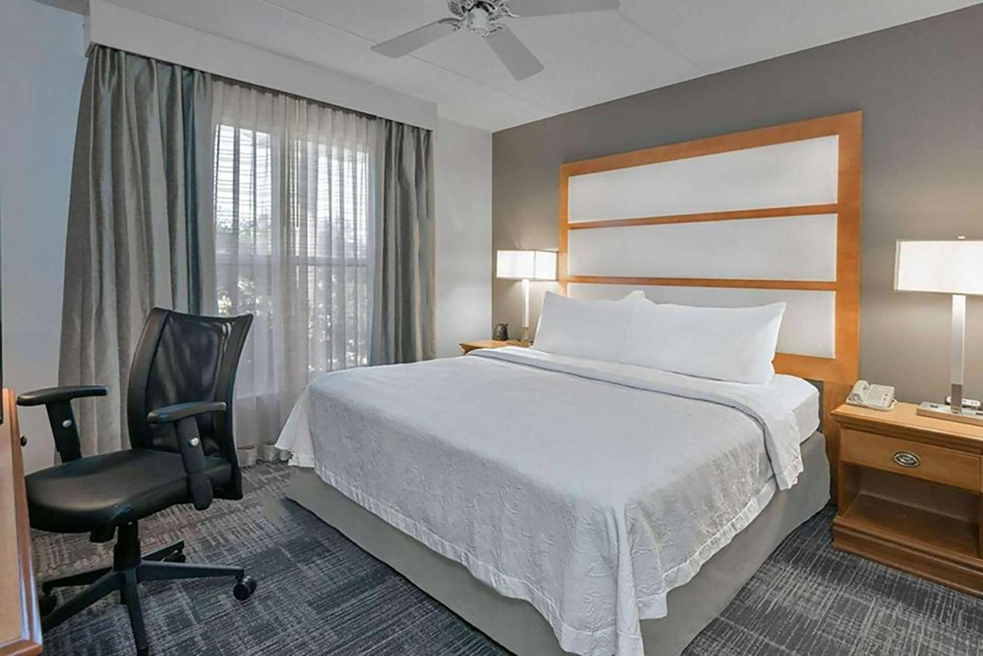 Mainstay Suites Phoenix North Екстериор снимка