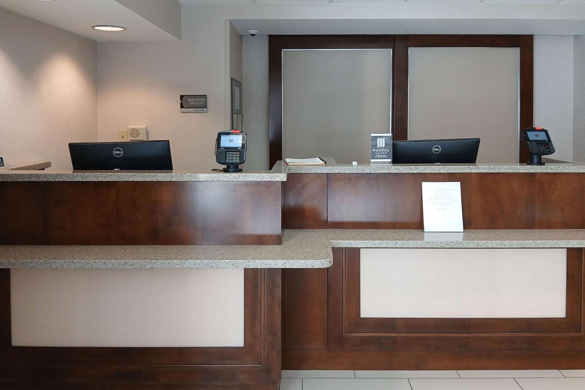 Mainstay Suites Phoenix North Екстериор снимка