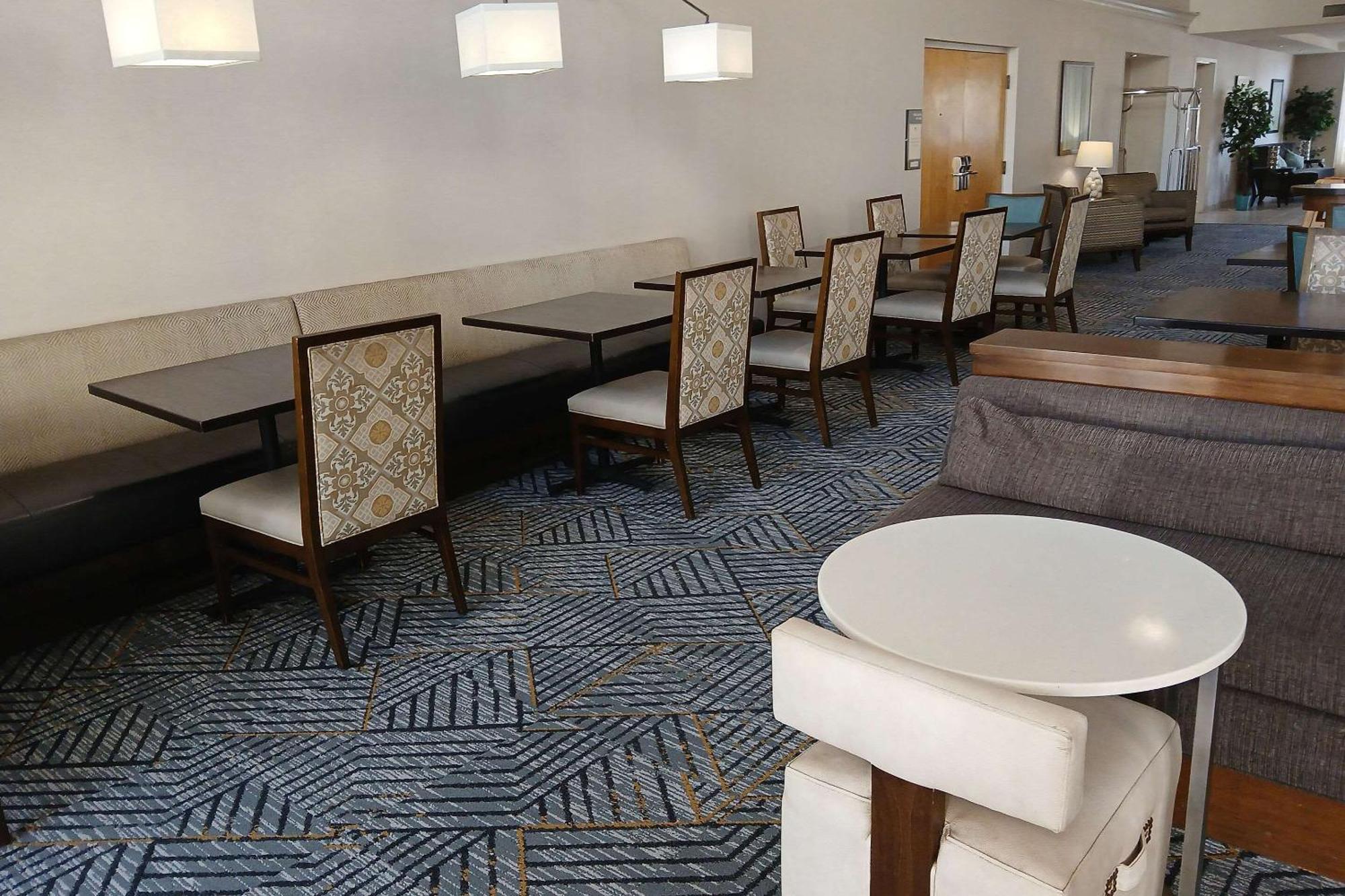 Mainstay Suites Phoenix North Екстериор снимка