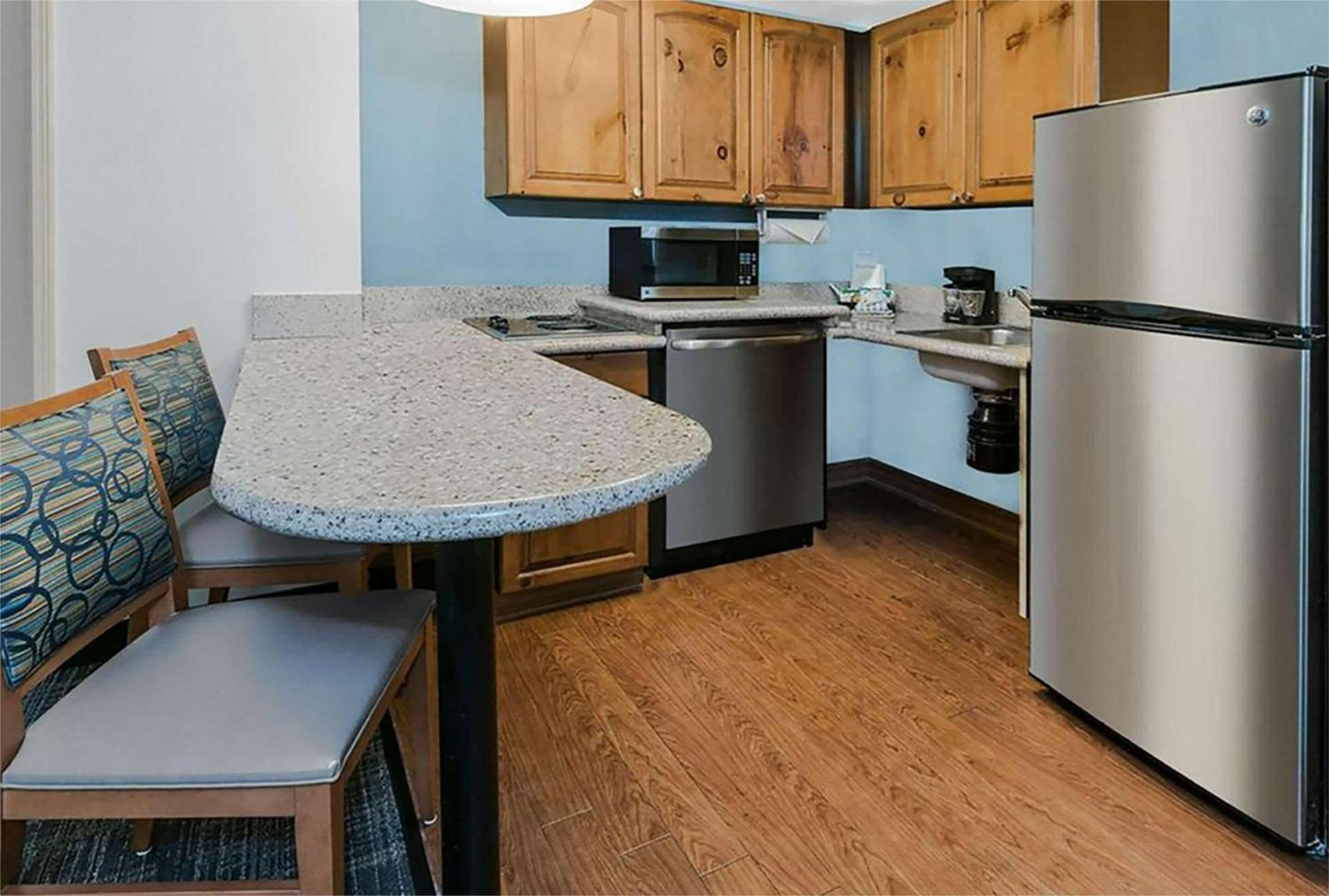 Mainstay Suites Phoenix North Екстериор снимка