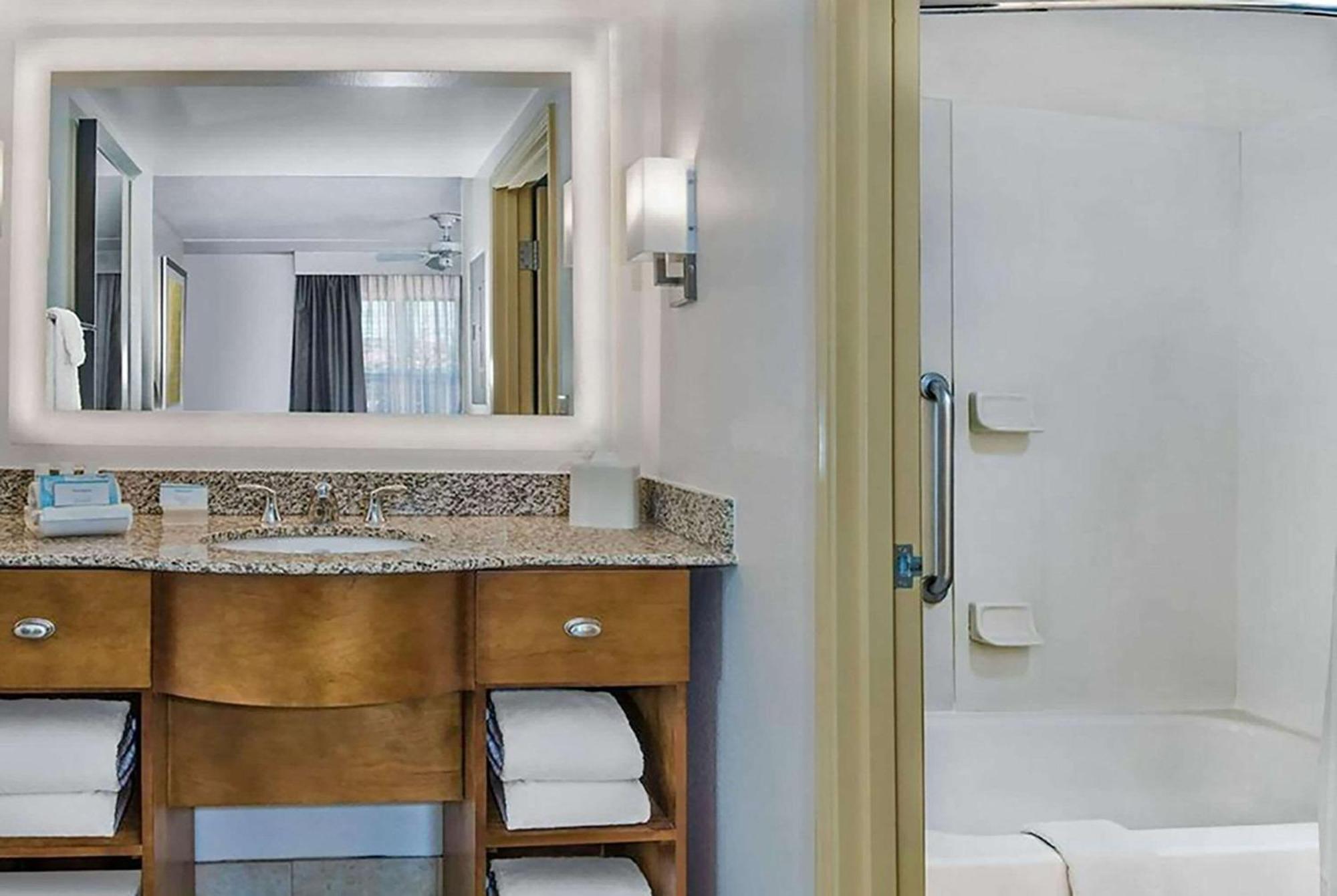 Mainstay Suites Phoenix North Екстериор снимка