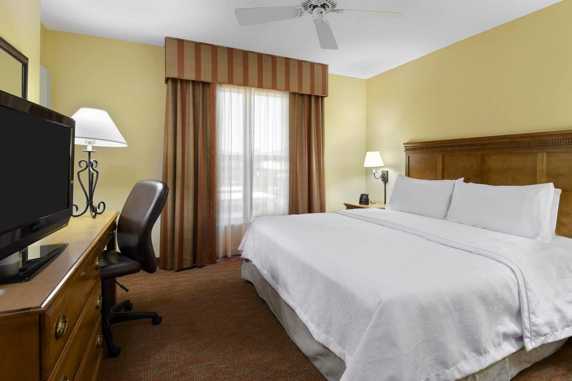 Mainstay Suites Phoenix North Екстериор снимка